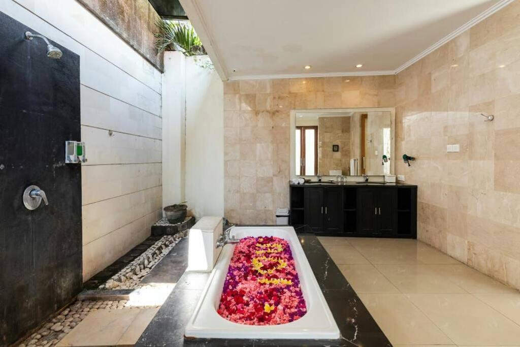 Villa 1br Massive Pool @seminyak Pb *