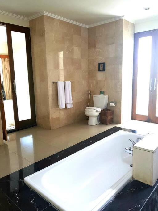 Villa 1br Massive Pool @seminyak Pb
